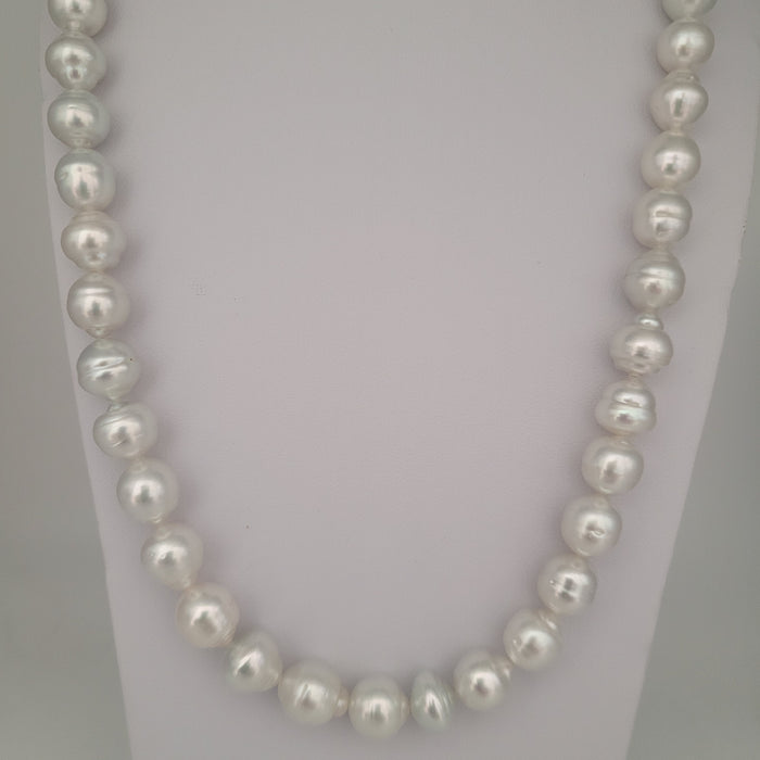 White South Sea Pearls 10-11 mm Very High Luster 18K Gold Clasp
