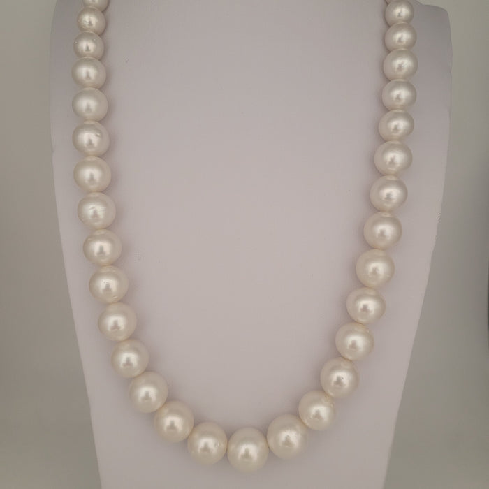 White South Sea Pearls 7.80-13.70 mm Round Very High Luster 18K Gold Clasp