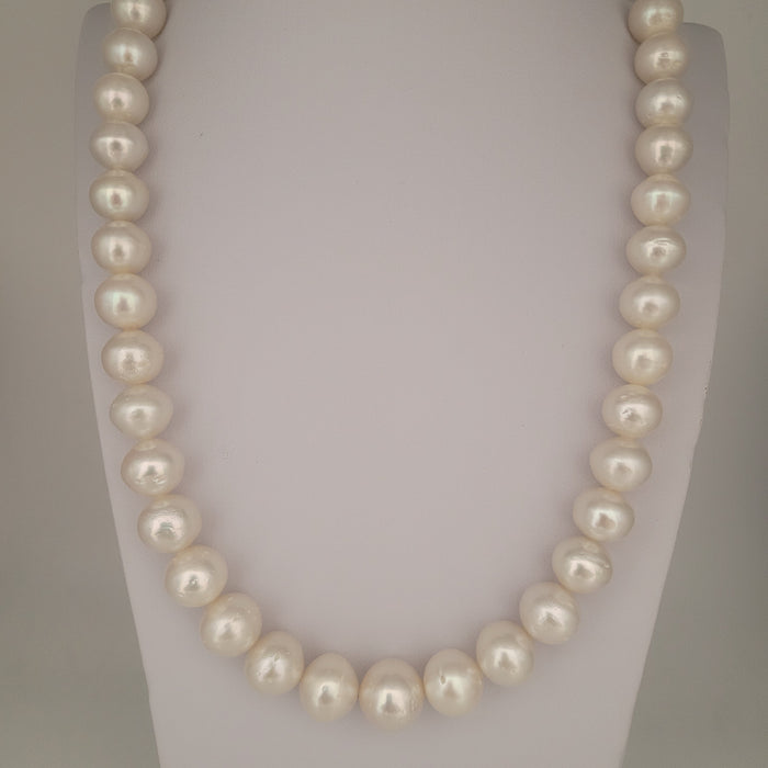 White South Sea Pearls 11-12.80 mm 18K Gold Clasp