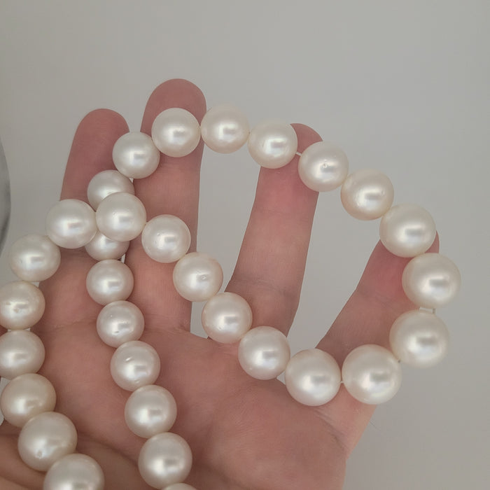 White South Sea Pearls Round 11-13 mm High Luster 18K Gold Clasp