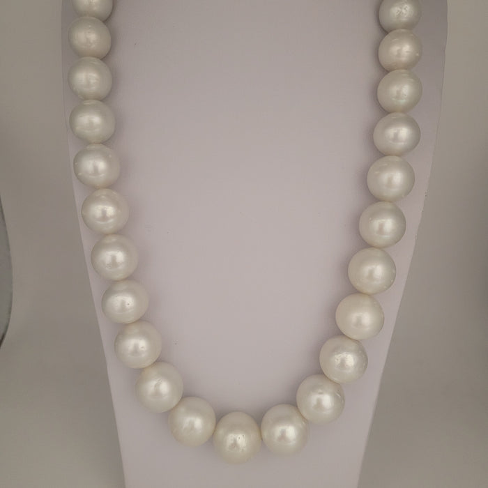 White South Sea Pearls 14-18 mm Round 18K Gold Clasp