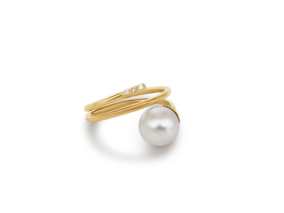 A South Sea Pearl, Diamonds and 18K Solid Gold Ring
